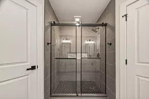 5718 Longforest Dr, Houston, TX 77088 - Photo 29