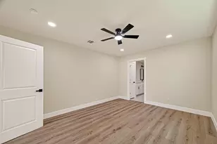 5718 Longforest Dr, Houston, TX 77088 - Photo 27