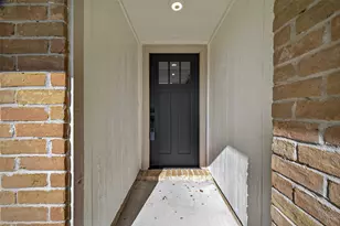 5718 Longforest Dr, Houston, TX 77088 - Photo 5