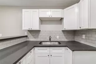 1424 Marshall St, Houston, TX 77006 - Photo 11