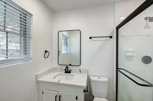 1934 Woodvine Dr, Houston, TX 77055 - Photo 13