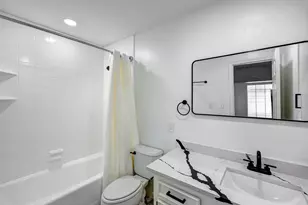 1934 Woodvine Dr, Houston, TX 77055 - Photo 7