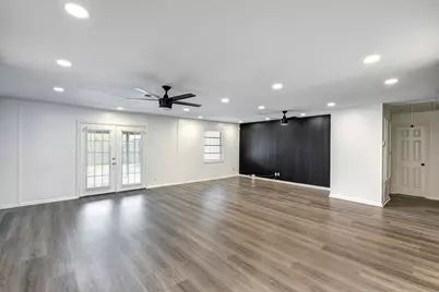 1934 Woodvine Drive, Houston, TX 77055 - Photo 5