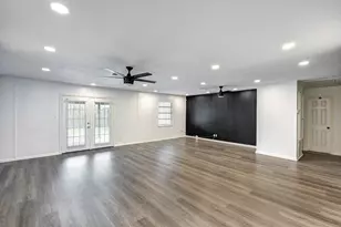 1934 Woodvine Dr, Houston, TX 77055 - Photo 5