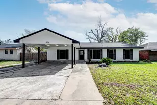 1934 Woodvine Dr, Houston, TX 77055 - Photo 1