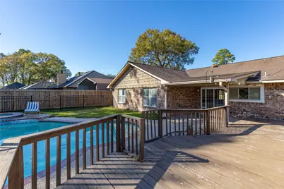9810 Ellen Street, Baytown, TX 77521 - Photo 13