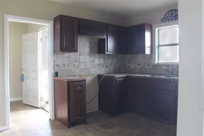 5621 Avenue Q 1/2, Galveston, TX 77551 - Photo 13