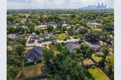 3707 Bain Street, Houston, TX 77026 - Photo 9