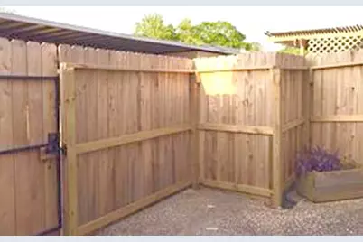 [Address not provided], Houston, TX 77042 - Photo 9