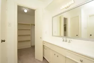 425 E Fair Harbor Ln, Houston, TX 77079 - Photo 37