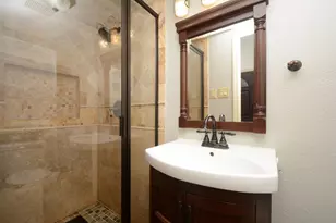 425 E Fair Harbor Ln, Houston, TX 77079 - Photo 19