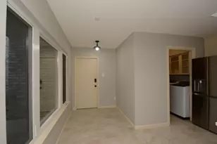 425 E Fair Harbor Ln, Houston, TX 77079 - Photo 15