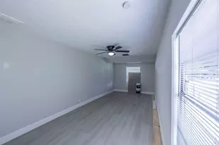 5007 Northridge Dr, Houston, TX 77033 - Photo 13