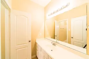 6818 Alden Ct, Sugar Land, TX 77479 - Photo 17