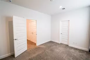 2745 Clinton Dr, Houston, TX 77020 - Photo 15