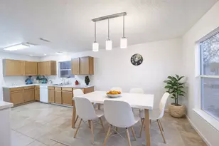 514 Regional Park Dr, Houston, TX 77060 - Photo 15