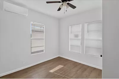 320 E Murrill Street, Baytown, TX 77520 - Photo 17