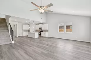 6425 Green Clover Ln, Pearland, TX 77584 - Photo 7