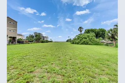 8415 Teichman Road, Galveston, TX 77554 - Photo 9