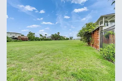 8415 Teichman Road, Galveston, TX 77554 - Photo 5