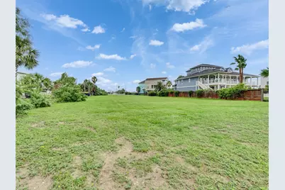 8415 Teichman Road, Galveston, TX 77554 - Photo 3