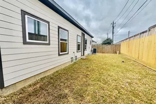 9362 Starfire Ln, Houston, TX 77036 - Photo 19