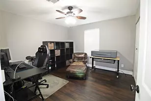 10386 Hammerly Blvd, Houston, TX 77043 - Photo 19