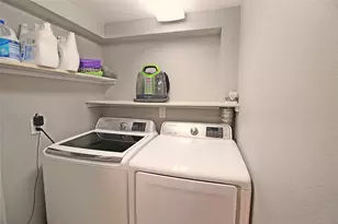 10386 Hammerly Blvd, Houston, TX 77043 - Photo 21