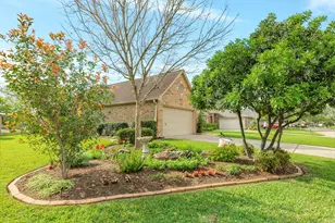 707 W Peach Hollow Cir, Pearland, TX 77584 - Photo 3