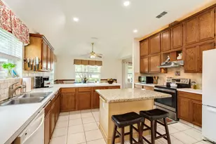 707 W Peach Hollow Cir, Pearland, TX 77584 - Photo 13