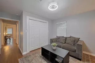 2218 Silverbonnet St, Houston, TX 77055 - Photo 25