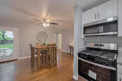 2218 Silverbonnet Street, Houston, TX 77055 - Photo 15