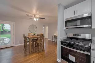 2218 Silverbonnet St, Houston, TX 77055 - Photo 15