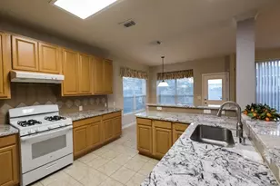 2511 Sun Spot Ln, Pearland, TX 77584 - Photo 7