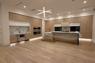 5458 Lampasas St, Houston, TX 77056 - Photo 5