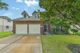 2413 Piney Woods Dr, Pearland, TX 77581 - Photo 1