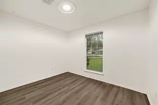 10802 Forest Leaf Dr, Sugar Land, TX 77498 - Photo 17