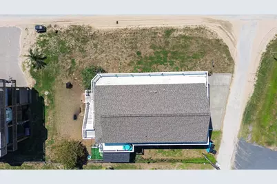 1978 Gulf Street, Crystal Beach, TX 77650 - Photo 9
