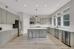 3427 Eckert Dr, Galveston, TX 77554 - Photo 9