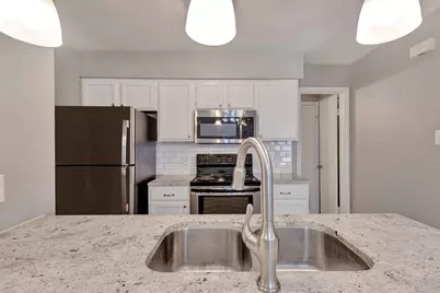 2402 Sycamore Avenue #D4, Huntsville, TX 77340 - Photo 9