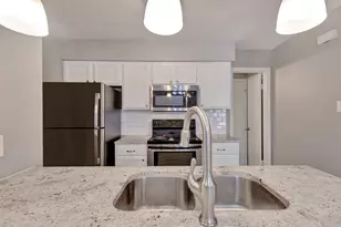 2402 Sycamore Ave, Huntsville, TX 77340 - Photo 9