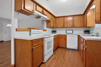 601 Chateau Woods Parkway Drive, Conroe, TX 77385 - Photo 17