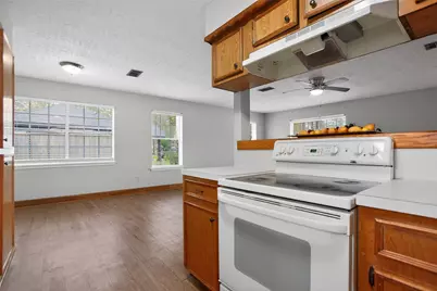 601 Chateau Woods Parkway Drive, Conroe, TX 77385 - Photo 19