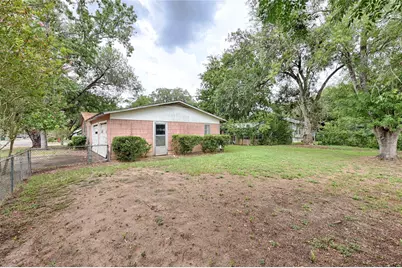 200 Young Street, Hallettsville, TX 77964 - Photo 29