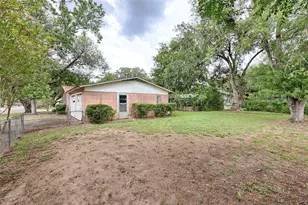 200 Young St, Hallettsville, TX 77964 - Photo 29