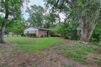 200 Young Street, Hallettsville, TX 77964 - Photo 31