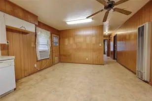200 Young St, Hallettsville, TX 77964 - Photo 7