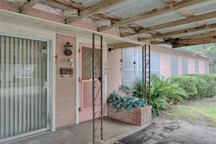 200 Young St, Hallettsville, TX 77964 - Photo 25