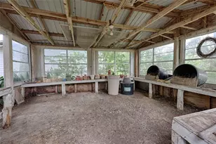 200 Young St, Hallettsville, TX 77964 - Photo 27