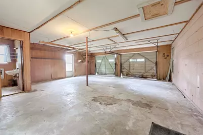 200 Young Street, Hallettsville, TX 77964 - Photo 23
